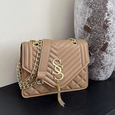Elegant and Fashionable Argyle Quilted Chain Small Square Bag Metal Letter Tassel Diagonal Cross Bag Commuter Shoulder Bag