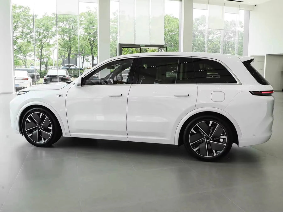 2025 Li Auto L8 Max New Energy Vehicle SUV EREV Luxury 6-Seat Family Car Long Range Intelligent Driving Export Lixiang L8